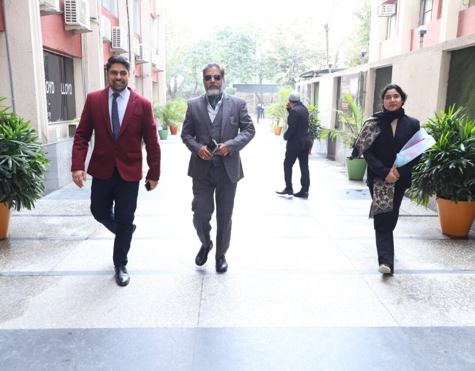 FIR 498A Case Lawyer in Noida - Advocate Arun Kumar Tiwari